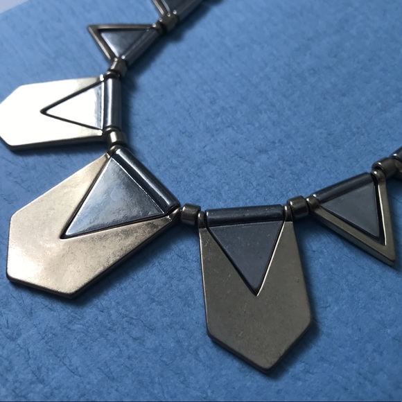 Mod Art Deco Style Bunting Triangles Necklace - Picture 4 of 8